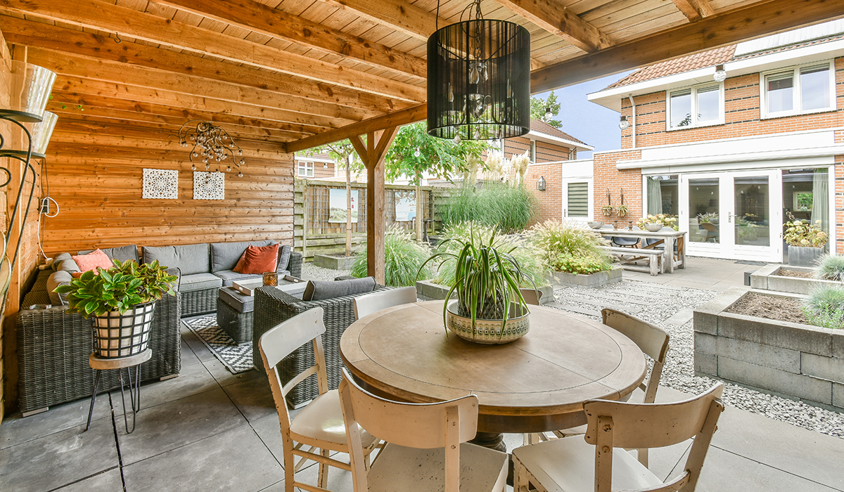 How to Design an Outdoor Living Space in Oregon