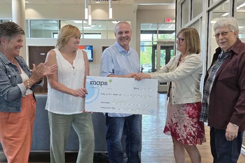 Presentación de cheque de Soaring Heights